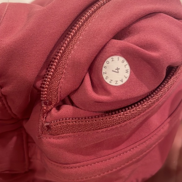 Lululemon Short 4" - Picture 5 of 5